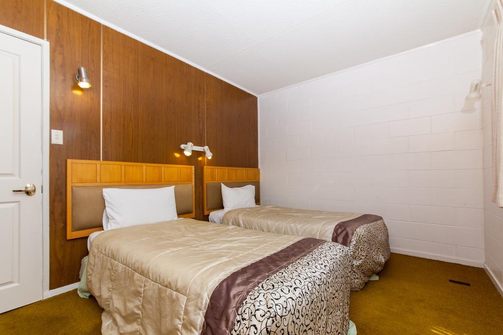 Sunset Lodge Motel Taupaki Номер фото